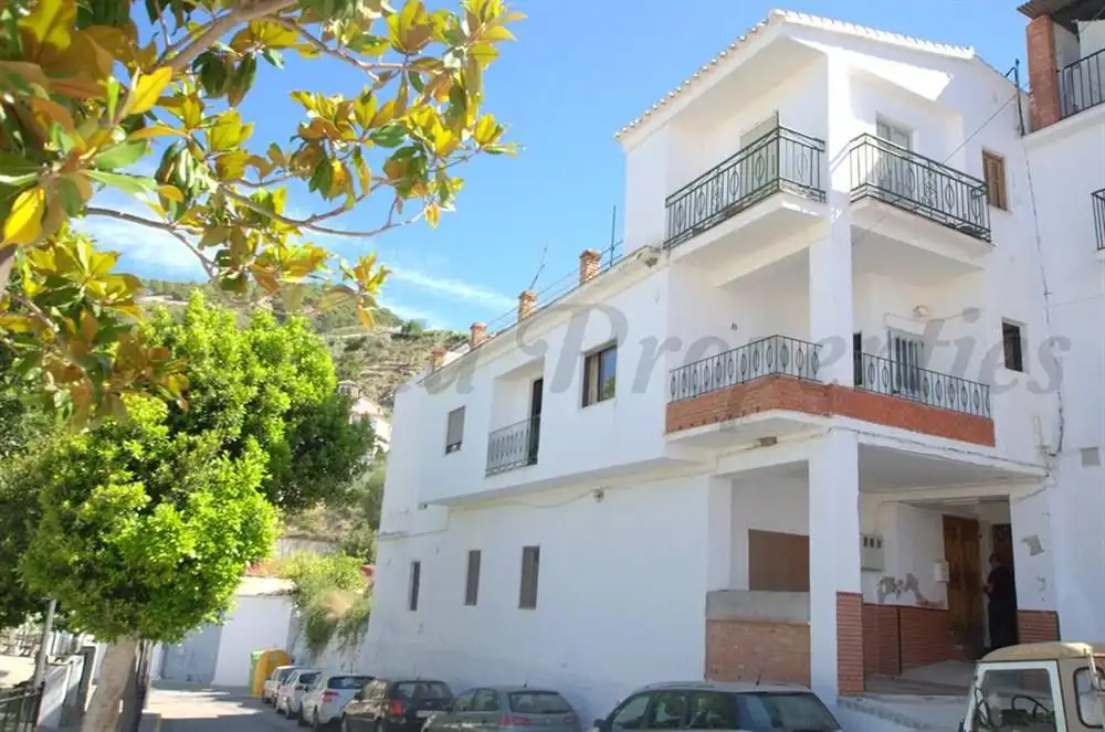 Casa amb terrassa en venda a Canillas de Aceituno