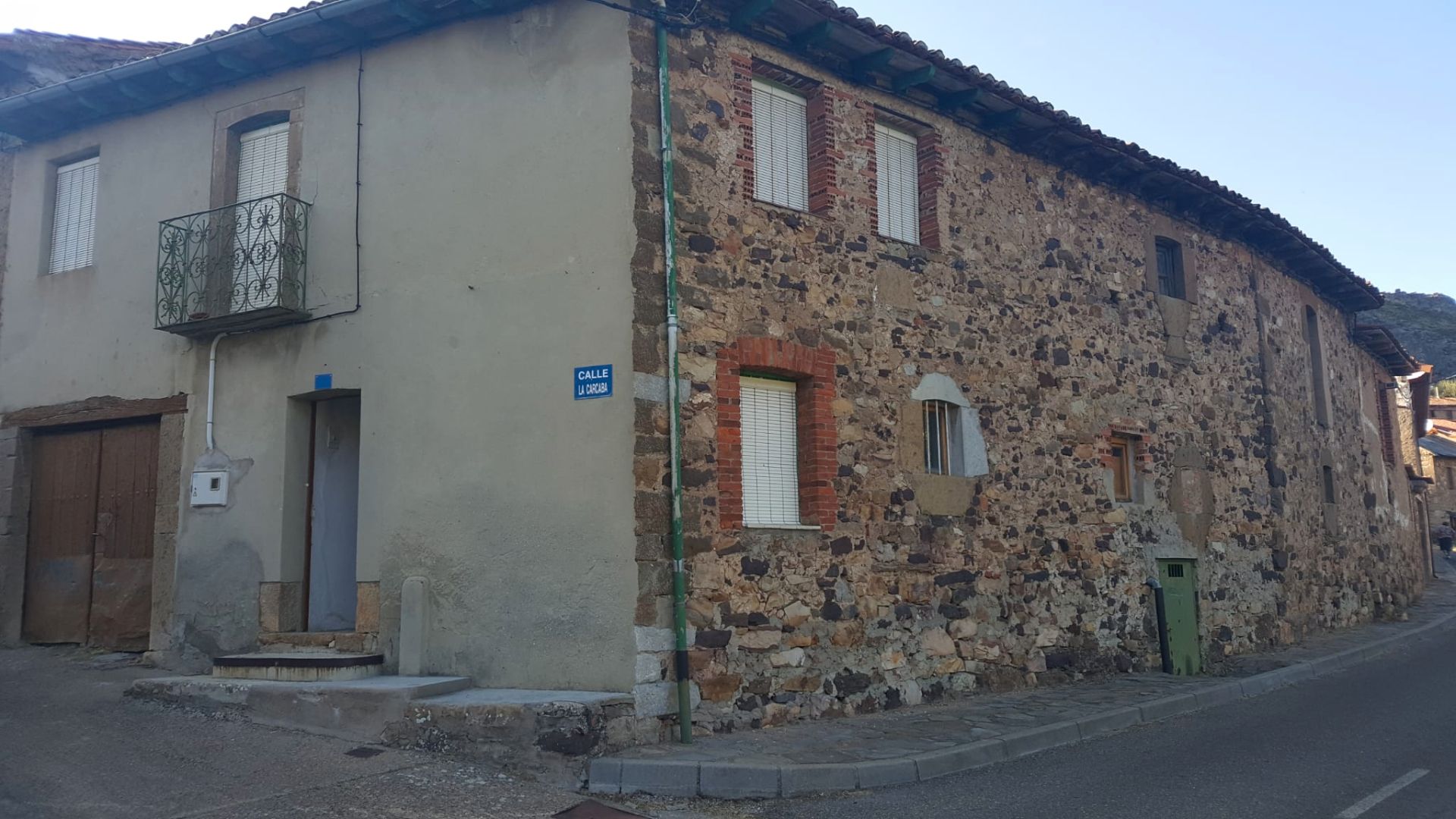 Exterior view of House or chalet for sale in Vegacervera