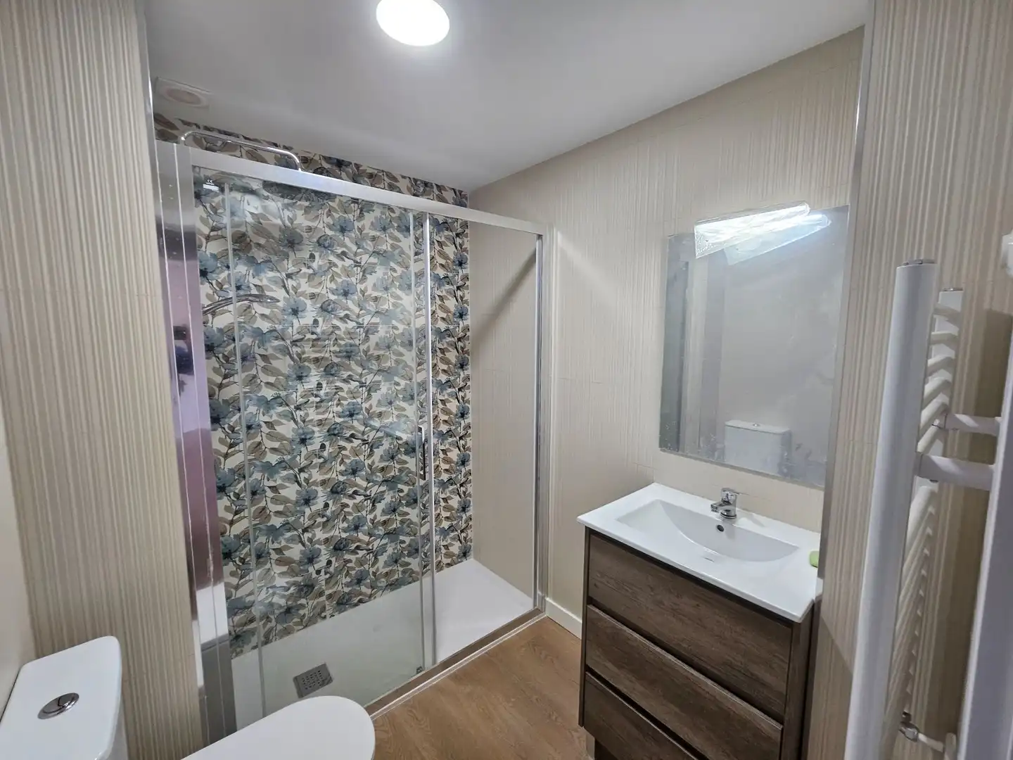 Baño de Piso de alquiler en Madrid con Aire acondicionado y Calefacción