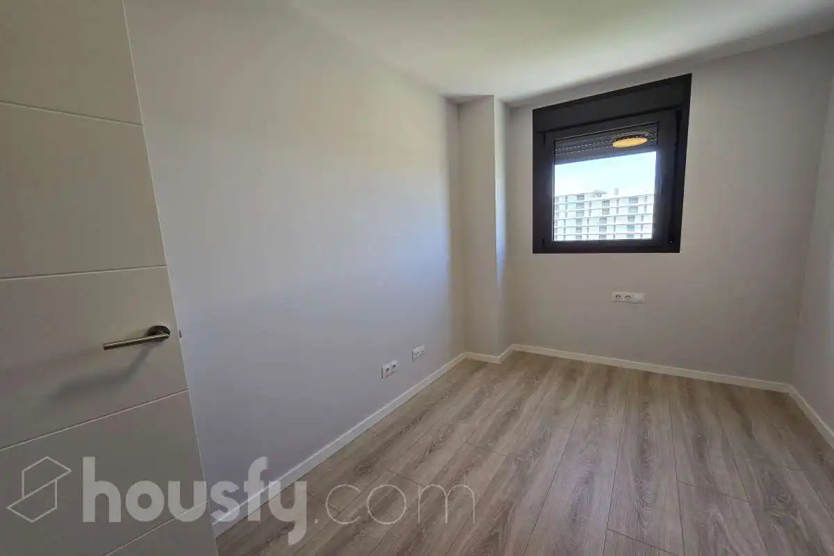 Schlafzimmer von Wohnung zur Miete in Sant Adrià de Besòs mit Klimaanlage und Balkon
