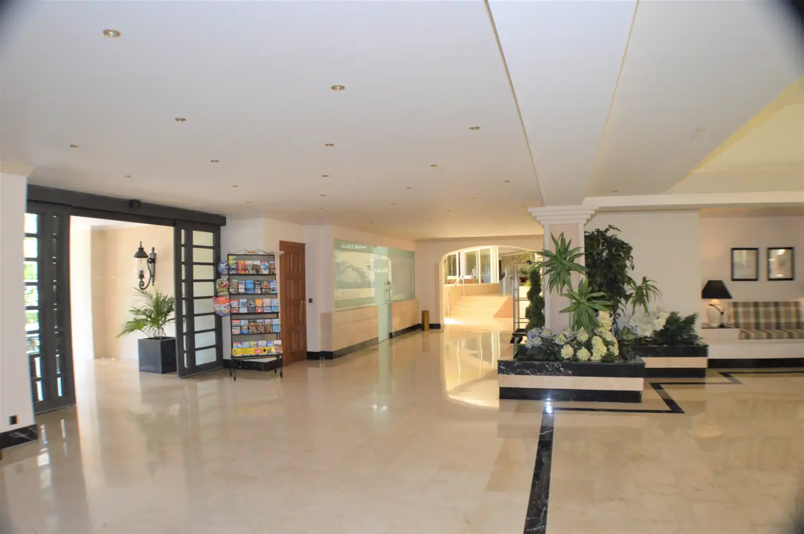 Apartamento de alquiler en Marbella con Aire acondicionado, Terraza y Amueblado