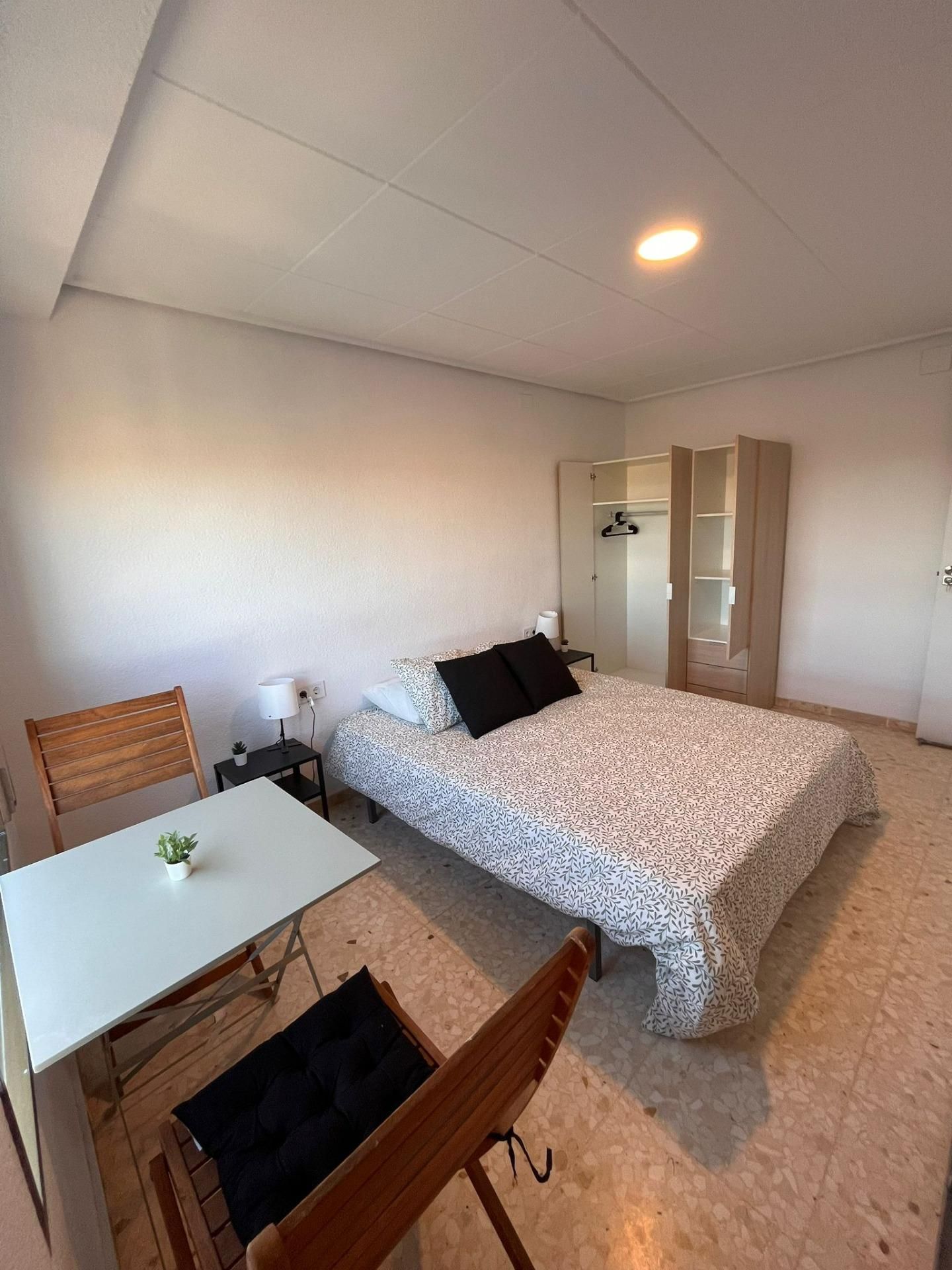 Bedroom of Flat for sale in  Valencia Capital  with Balcony