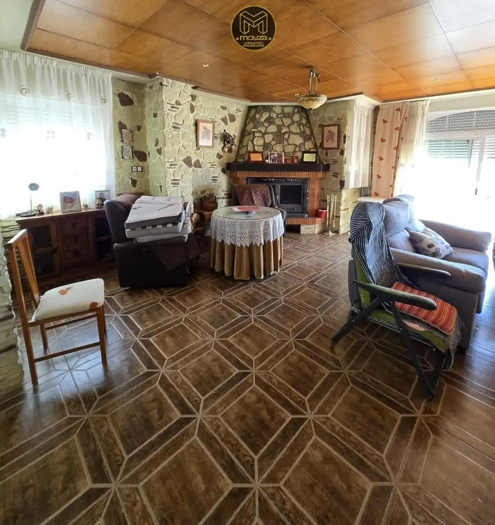 Sala d'estar de Casa o xalet en venda en Jaén amb Aire condicionat, Traster i Piscina