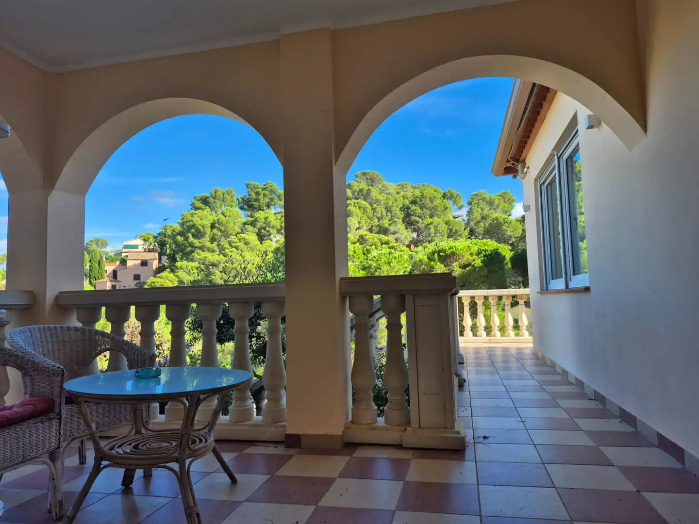 Casa amb terrassa en venda a Carrer del Puig Vermell