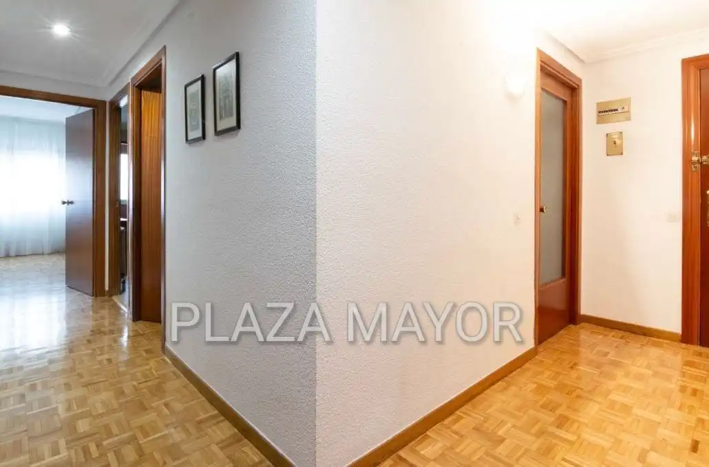Wohnung zum Verkauf in Salamanca mit Heizung, Parkett und Abstellraum