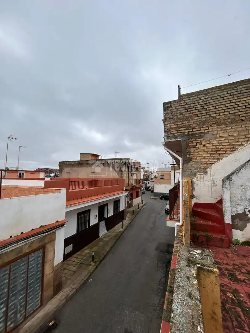 Exterior view of Houses for sale in Sevilla