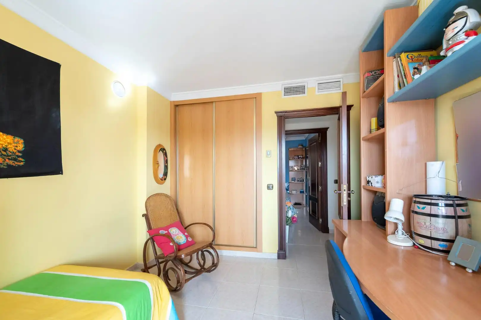 Dormitori de Casa o xalet en venda en Rincón de la Victoria amb Aire condicionat, Jardí privat i Terrassa