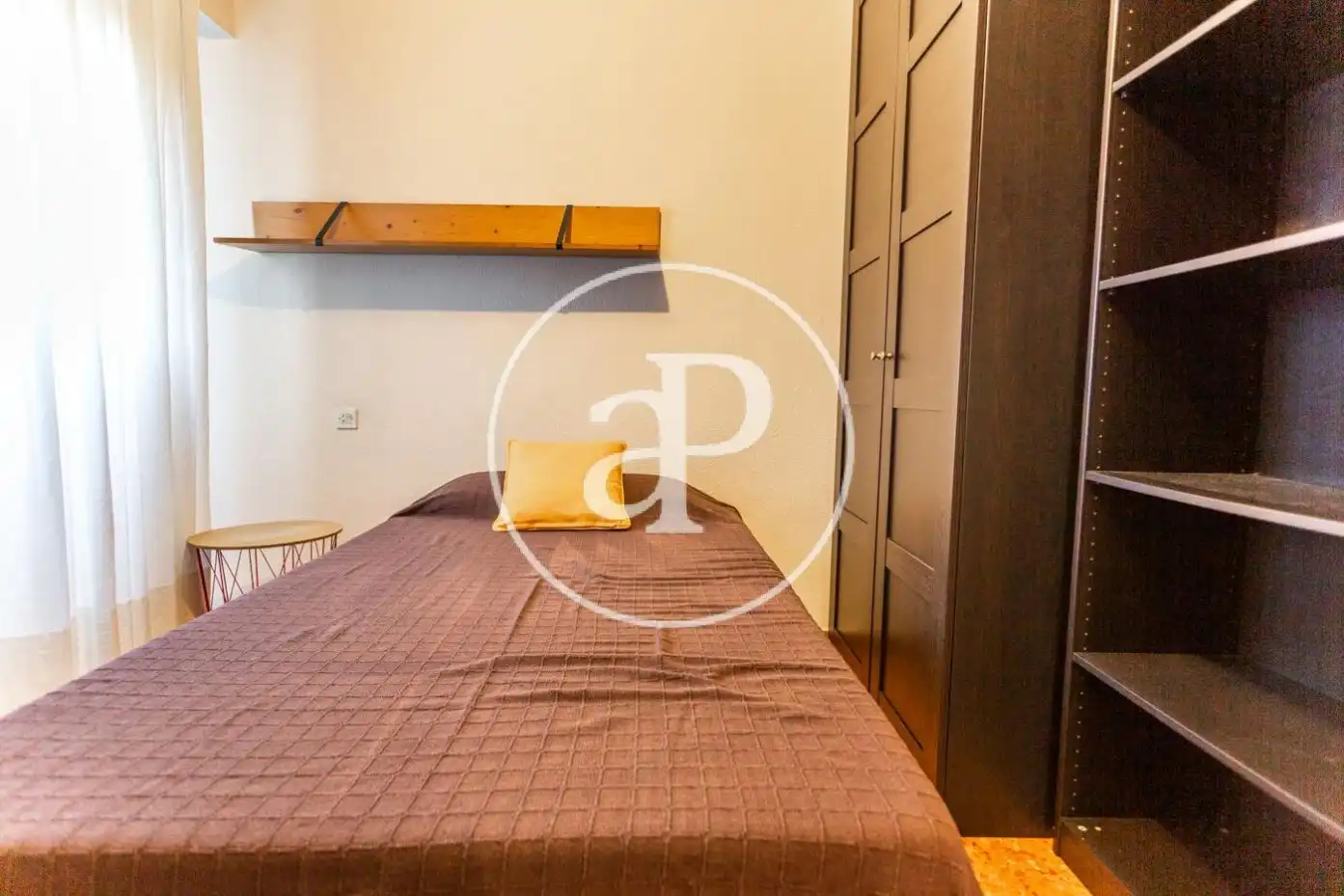 Habitación de Piso de alquiler en Valencia con Calefacción, Jardín privado y Amueblado