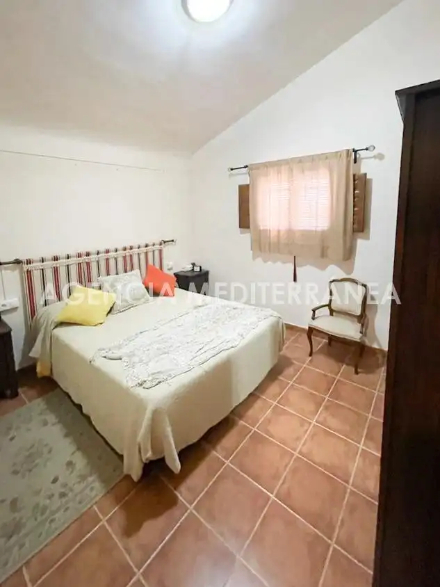 Dormitori de Finca rústica en venda en Almansa amb Calefacció, Jardí privat i Terrassa