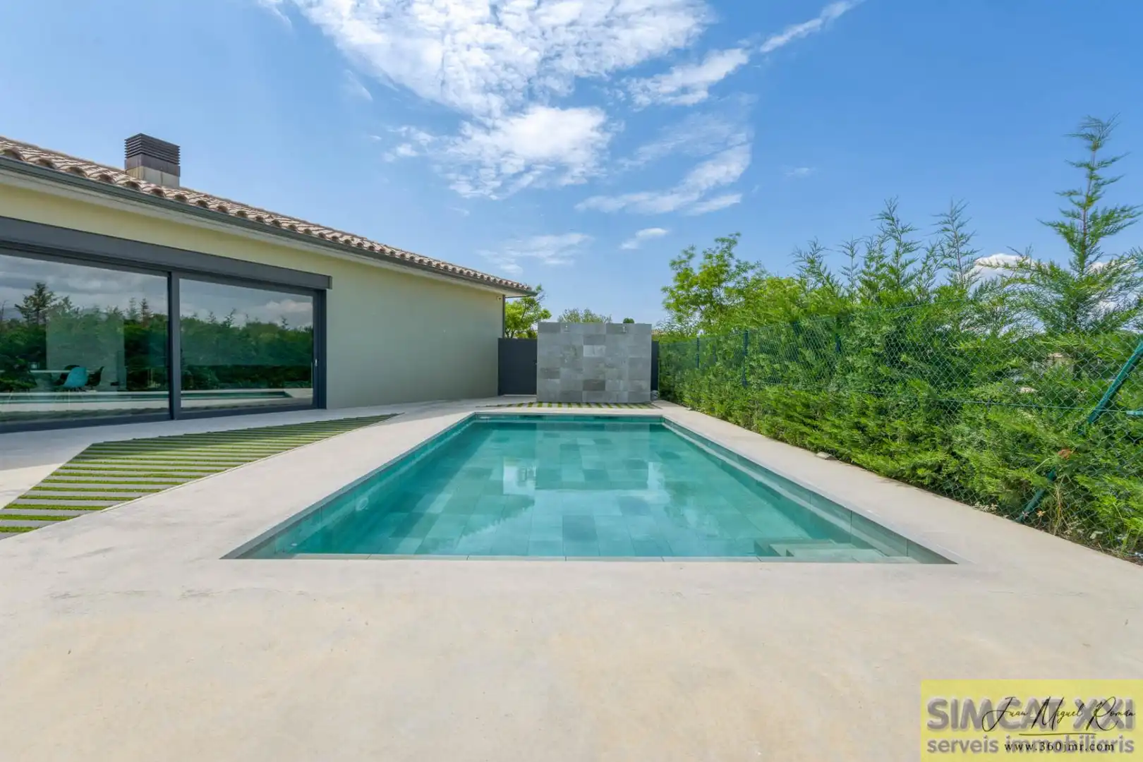 Piscina de Casa o xalet en venda en Navata amb Traster