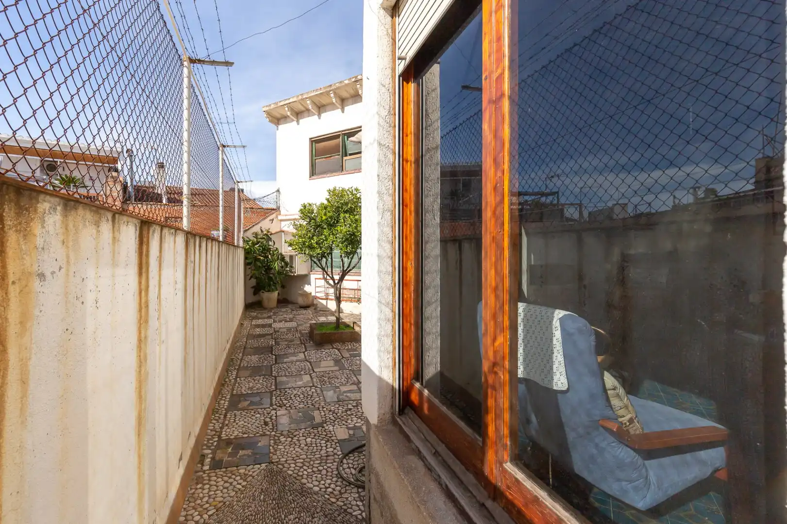Vista exterior de Casa o xalet en venda en Rubí amb Terrassa i Traster