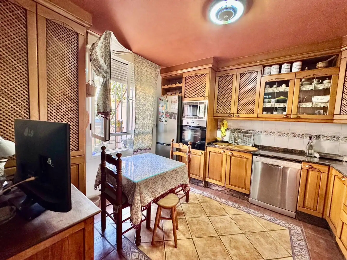Kitchen of Detached homes for sale in Valdepeñas  with Air Conditioner and Heating