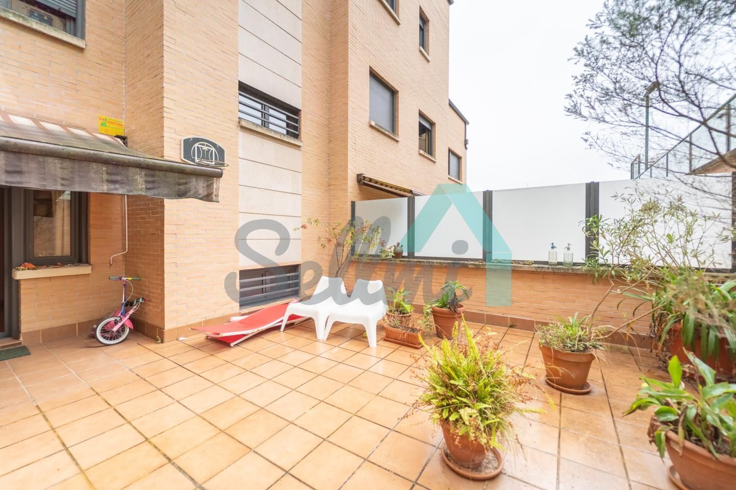 Terrassa de Pis en venda en Oviedo  amb Calefacció, Parquet i Terrassa