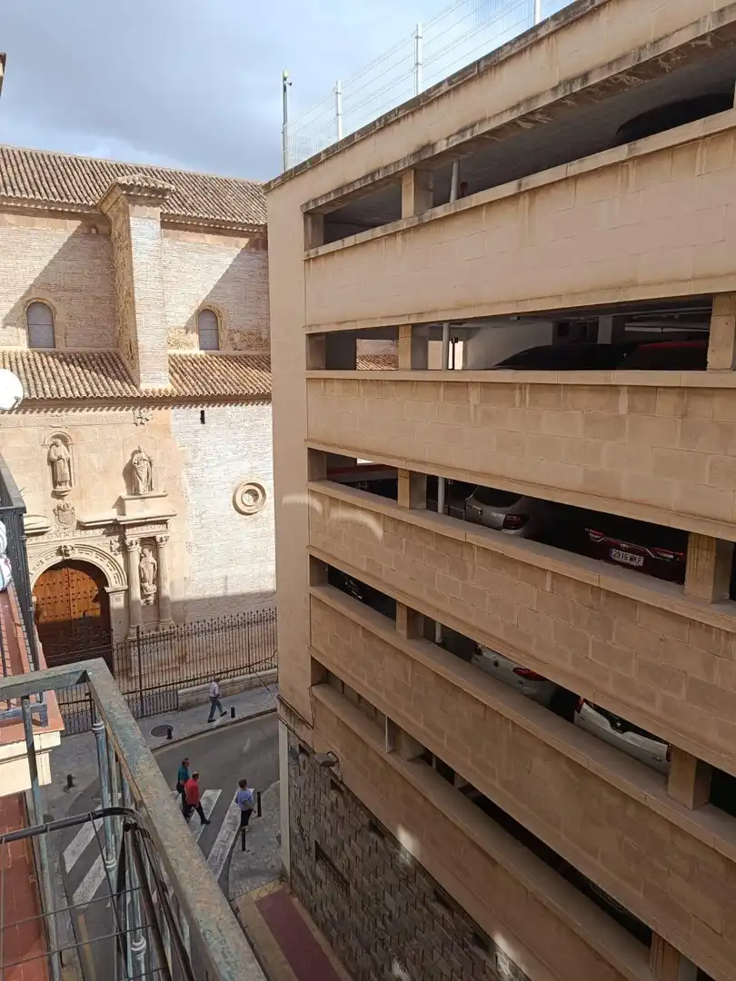 Appartamento con terrazza in affitto a Centro, imagen 13