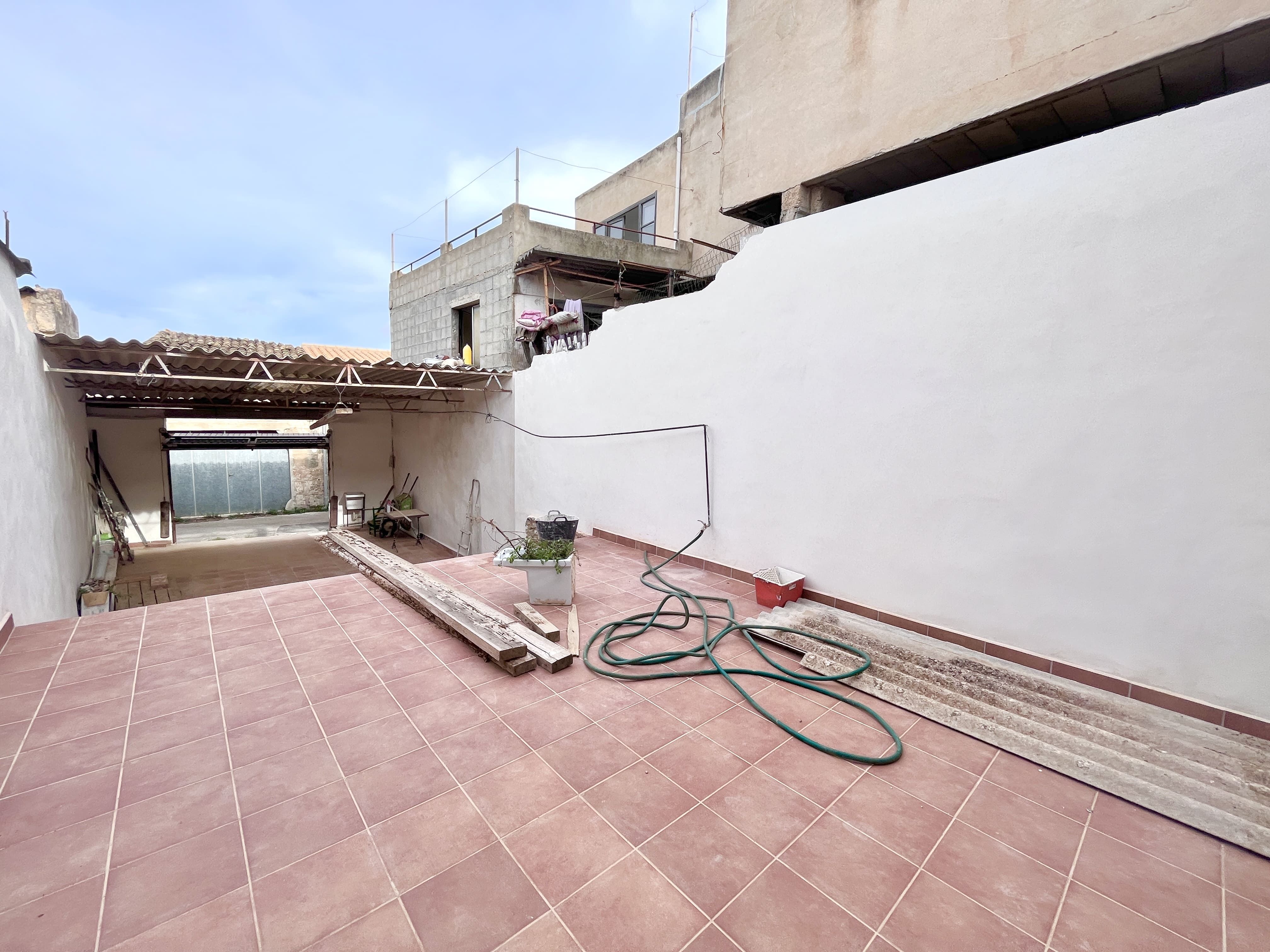 Terrassa de Casa adosada en venda en Maria de la Salut