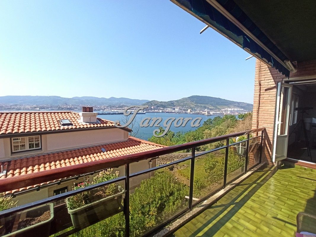 Terrassa de Pis en venda en Getxo  amb Parquet, Terrassa i Traster