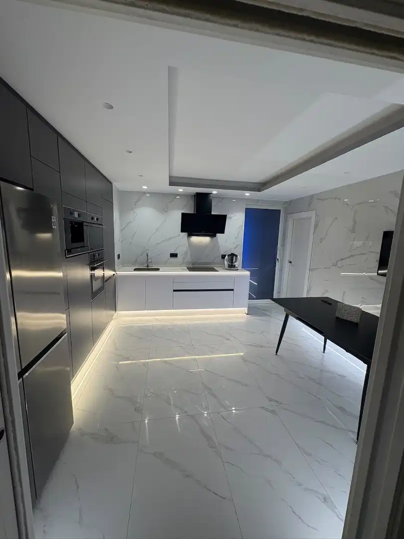 Cocina de Apartamento de alquiler en Torrevieja con Aire acondicionado, Calefacción y Amueblado