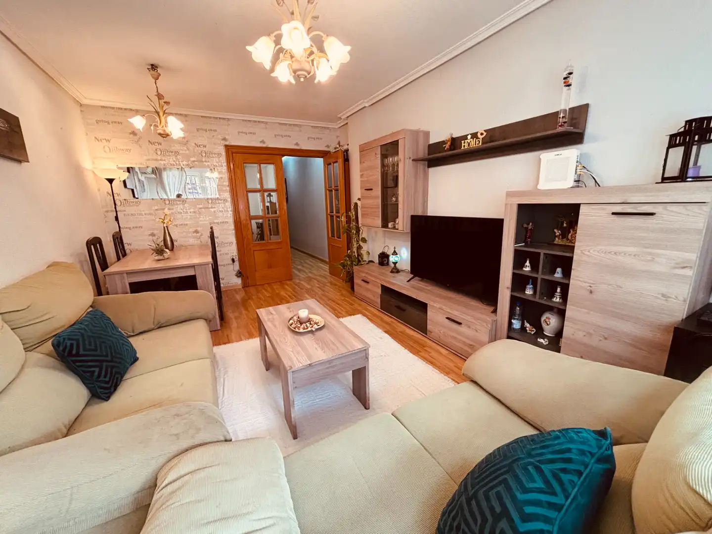 Living room of Flat for rent in Getafe  with Air Conditioner, Parquet flooring and Washing machine