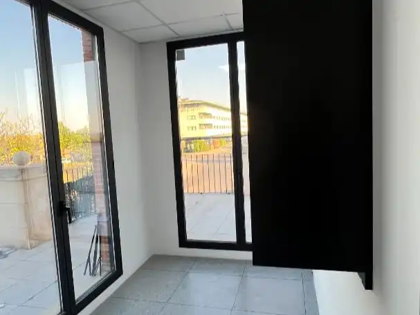 Büro zum Verkauf in Aranjuez mit Klimaanlage, Heizung und Terrasse