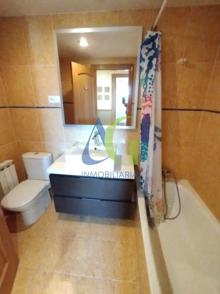 Bathroom of Flat for sale in León Capital   with Heating, Parquet flooring and Terrace