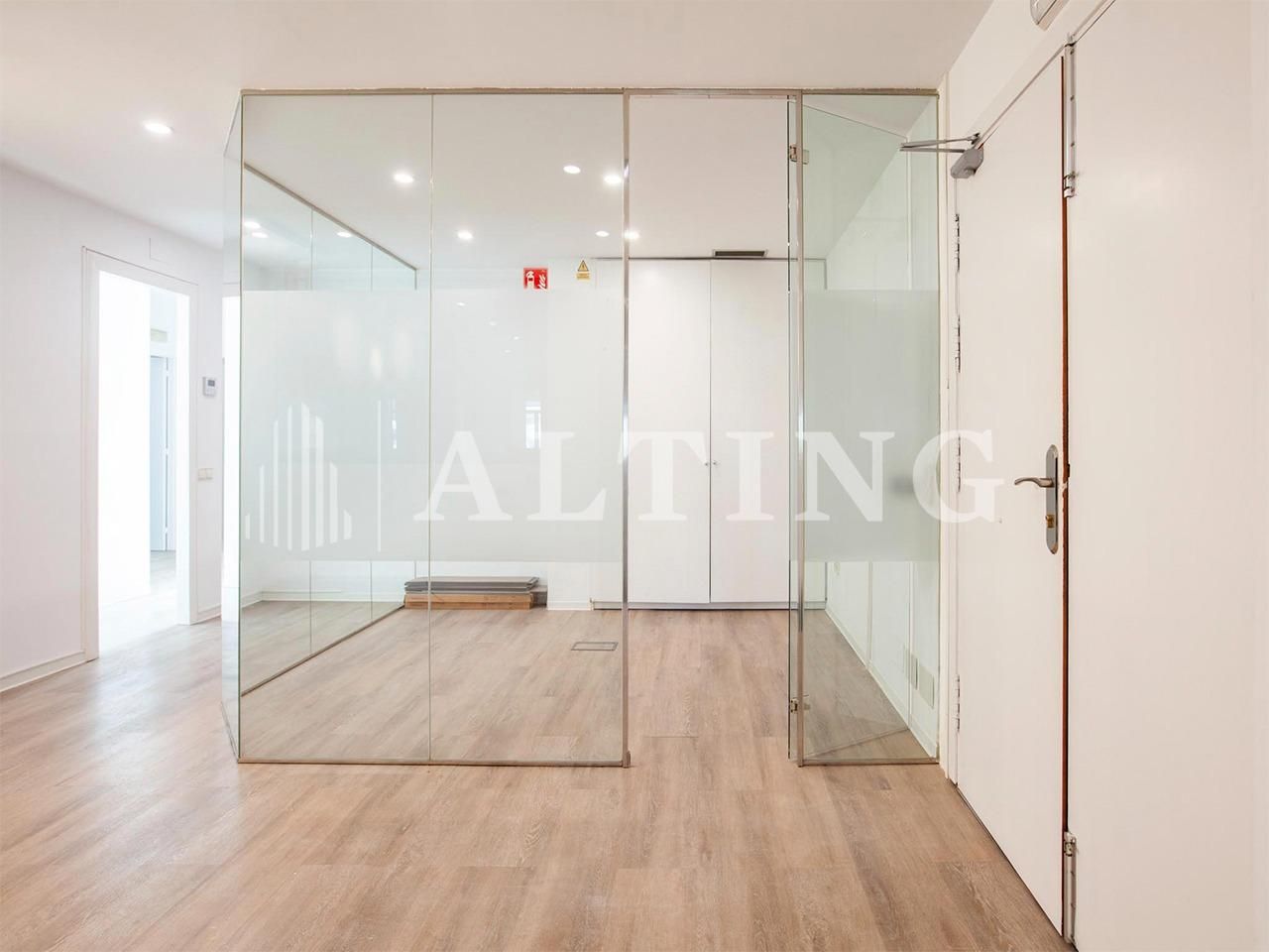 Office to rent in  Barcelona Capital  with Air Conditioner and Heating