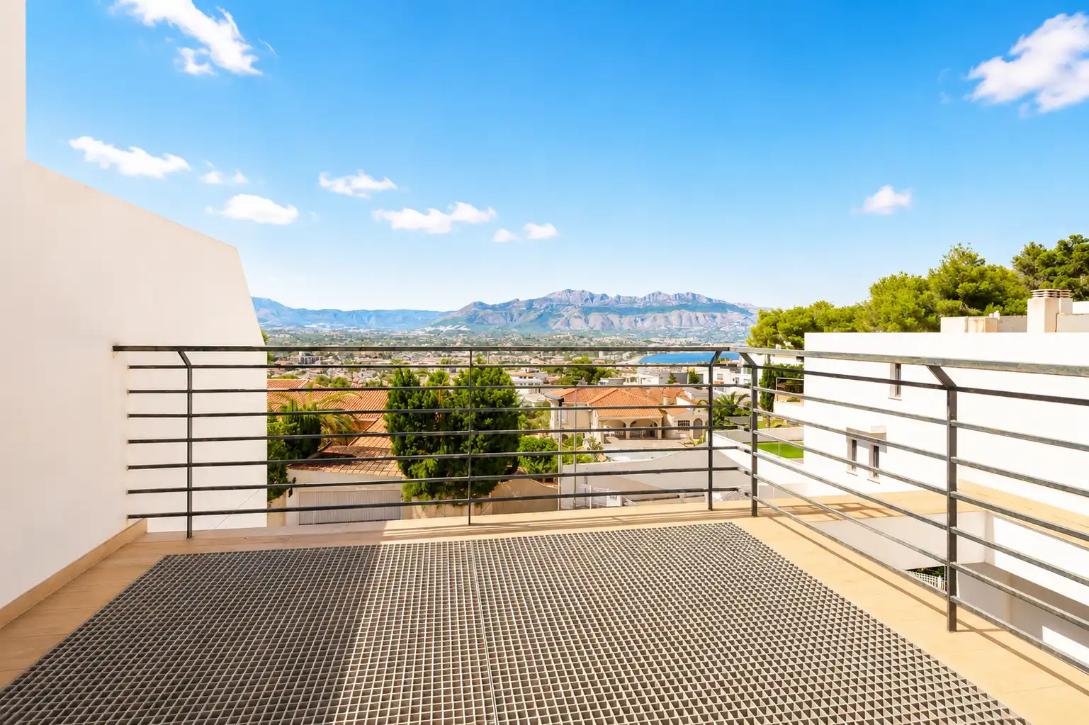 Terraza de Casa o chalet en venta en L'Alfàs del Pi con Terraza y Piscina comunitaria