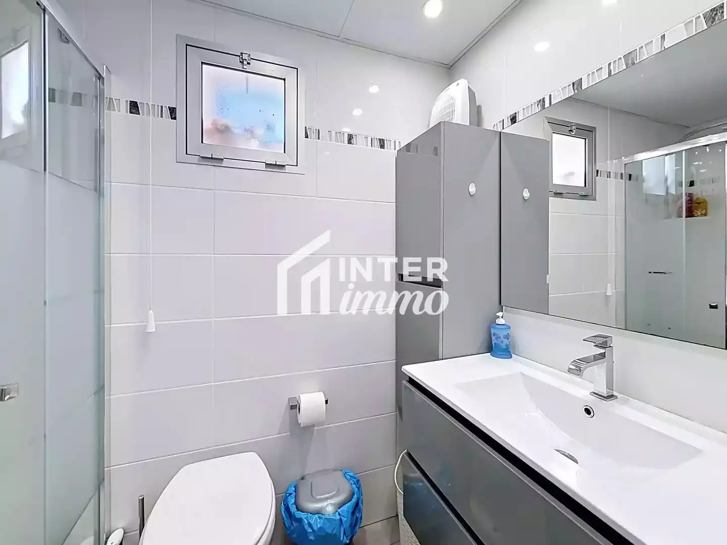 Baño de Apartamento en venta en Roses con Calefacción, Terraza y Amueblado