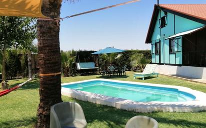 Jardí de Finca rústica en venda en Utrera amb Aire condicionat, Jardí privat i Terrassa