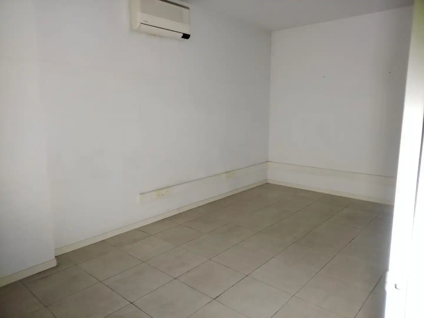 Local commercial à louer à Sant Julià, imagen 68
