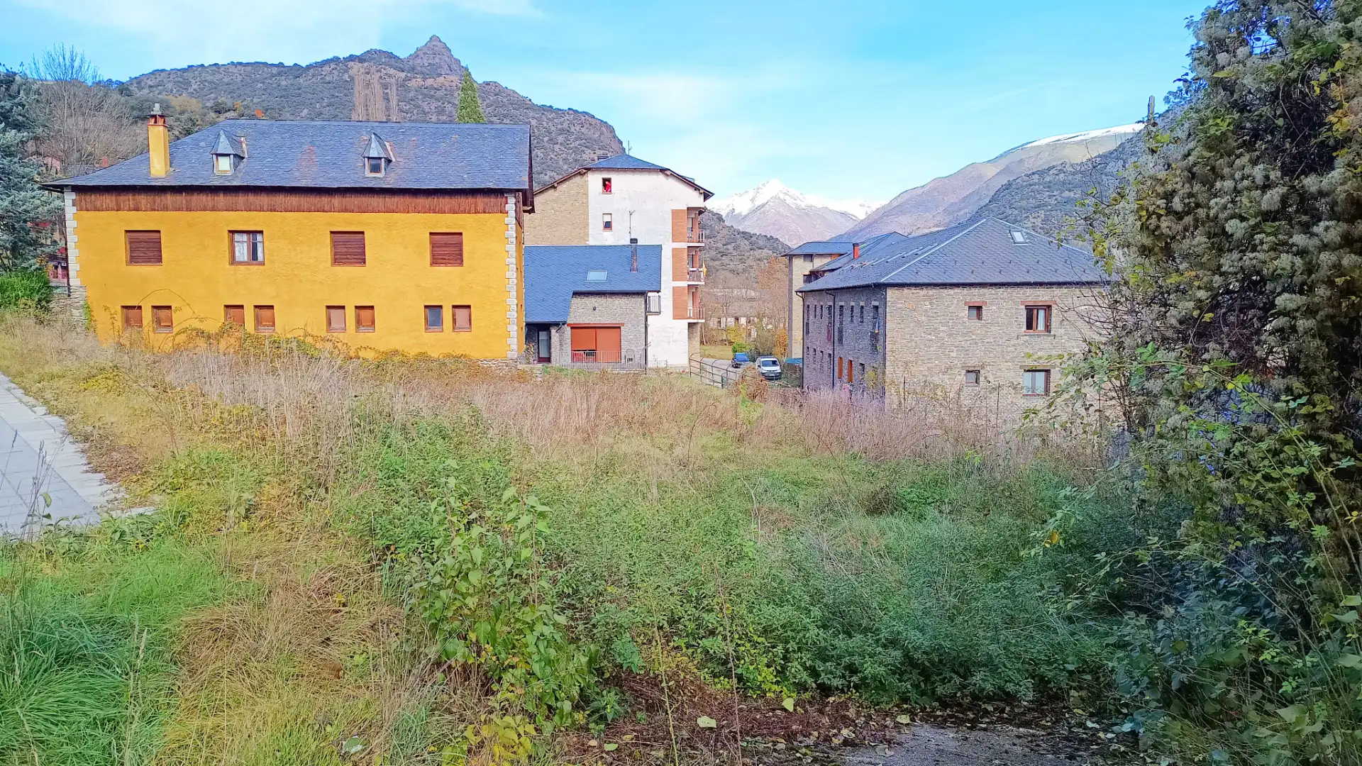 Vista exterior de Casa o xalet en venda en Vall de Cardós amb Jardí privat