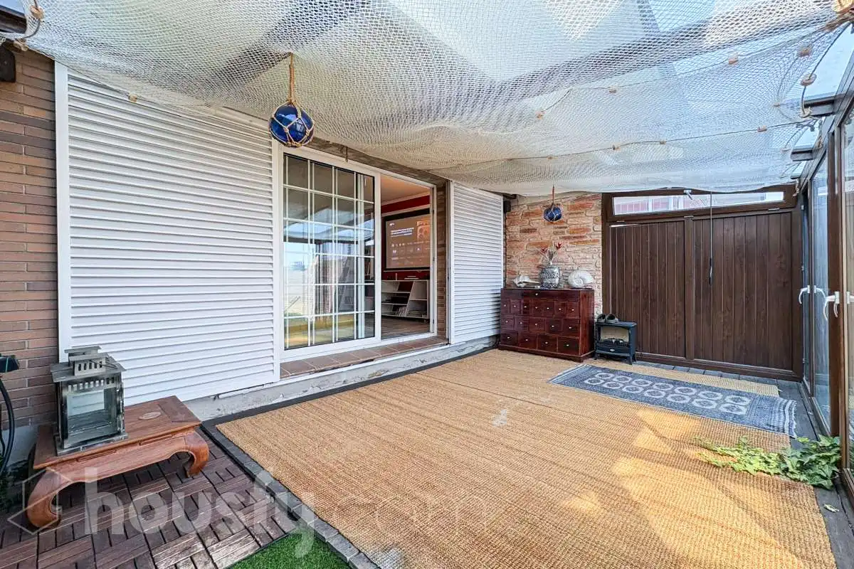Terraza de Casa o chalet en venta en Girona con Aire acondicionado, Calefacción y Jardín privado