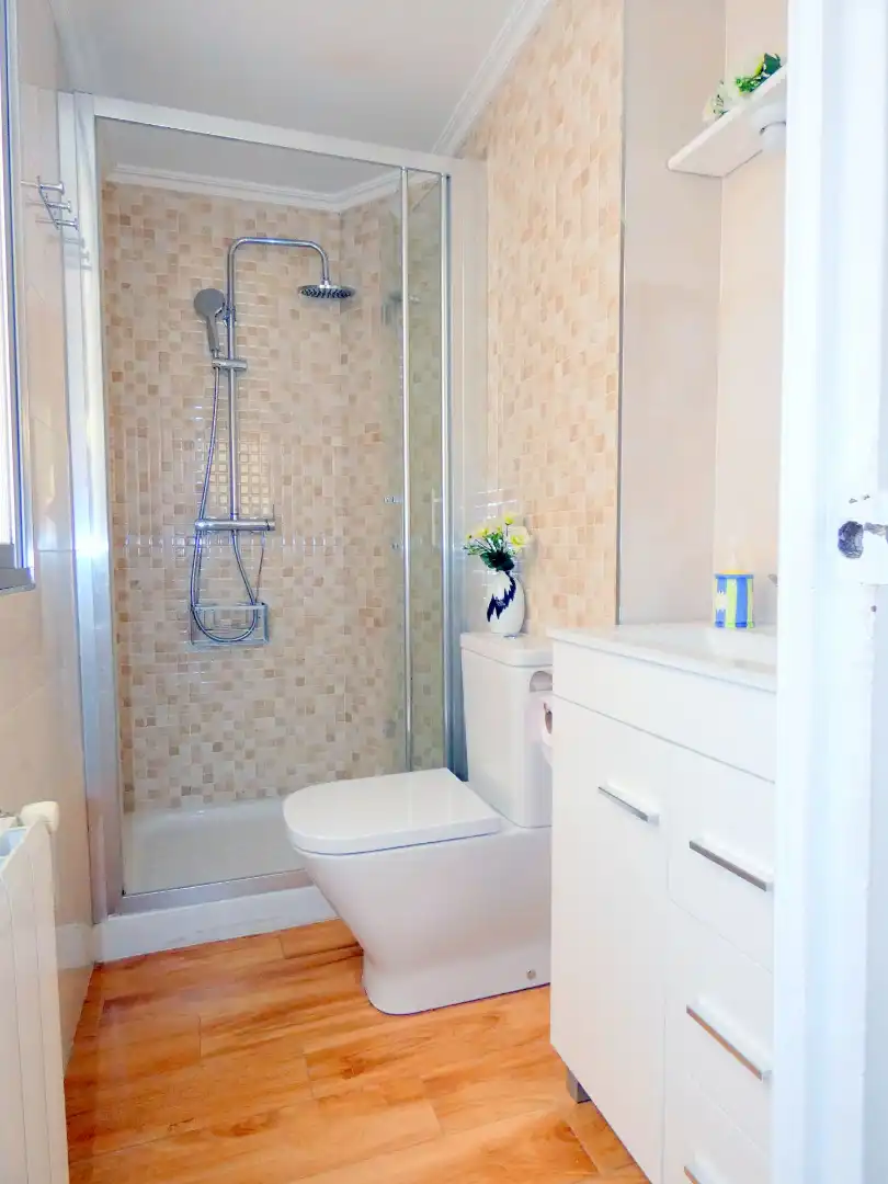 Baño de Piso en venta en Bilbao  con Calefacción, Parquet y Terraza