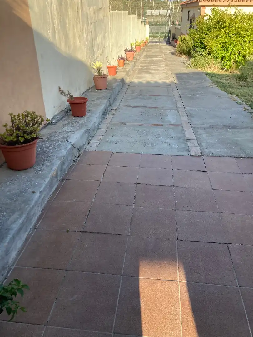 Vista exterior de Casa o chalet de alquiler en Los Barrios con Aire acondicionado, Jardín privado y Amueblado