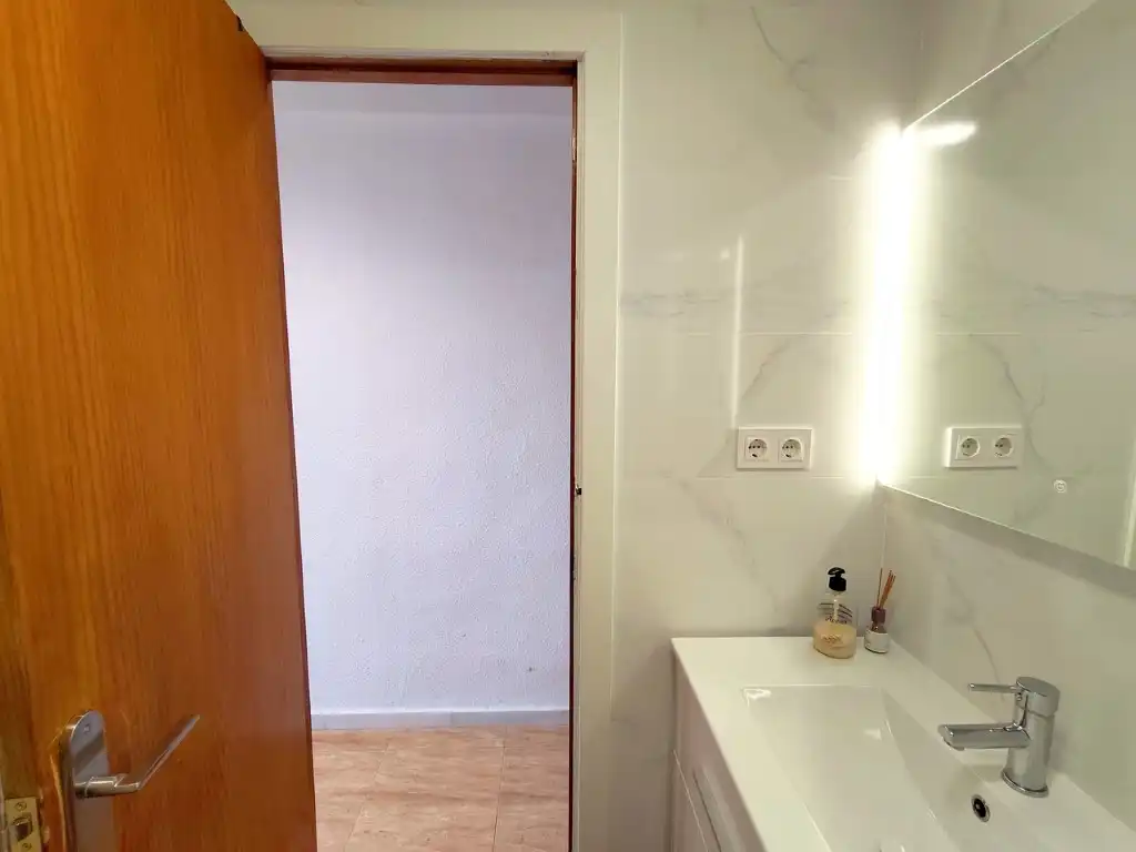 Bany de Apartament en venda en Torrevieja amb Rentadora