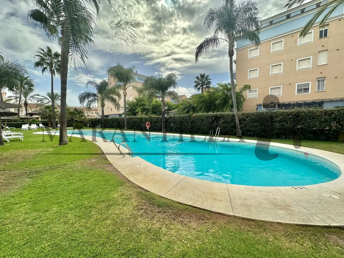 Piscina de Planta baixa en venda en La Antilla amb Aire condicionat, Calefacció i Terrassa