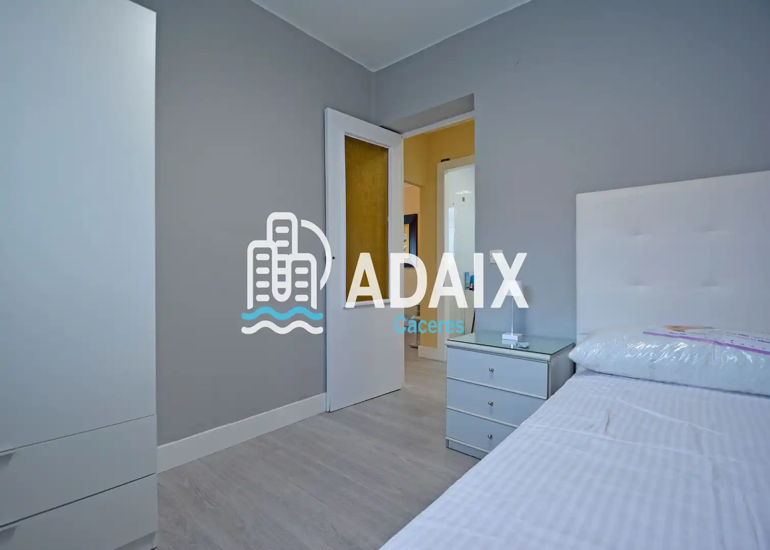 Flat for rent in Pintor Murillo, Casco Antiguo