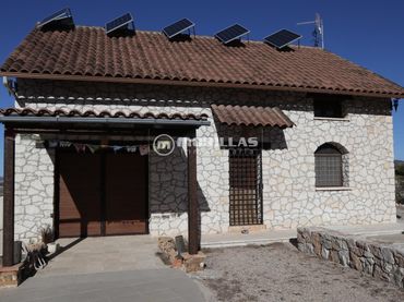 Casa amb jardí en venda a PARCELA 38 DEL POLIGONO 10