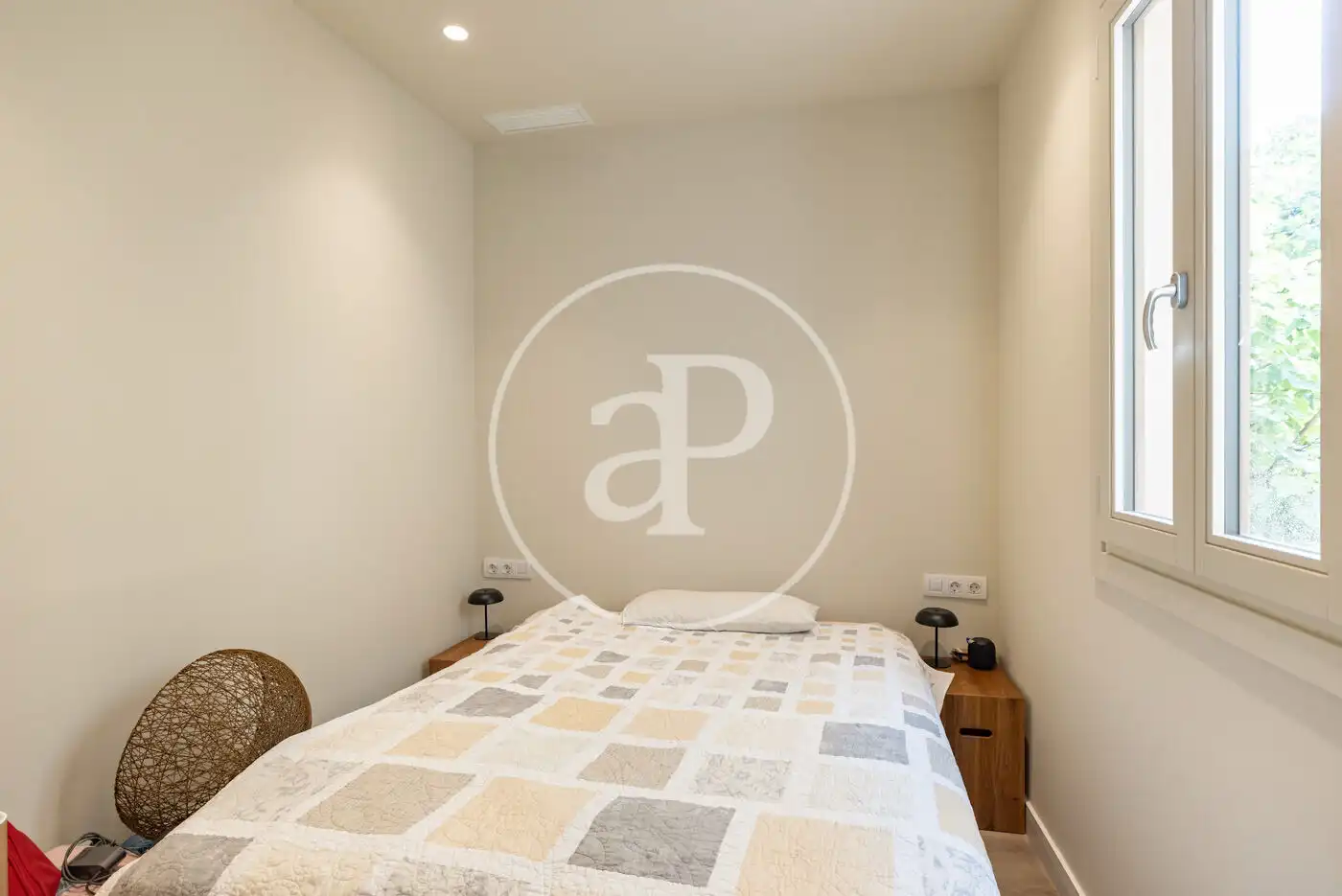 Schlafzimmer von Wohnung zum Verkauf in Barcelona mit Klimaanlage, Heizung und Privatgarten