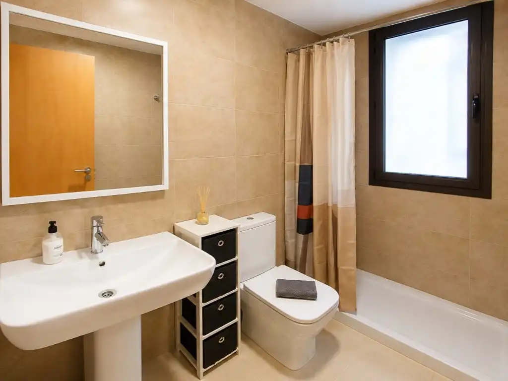 Bathroom of Flat for sale in El Vendrell  with Heating, Private garden and Oven