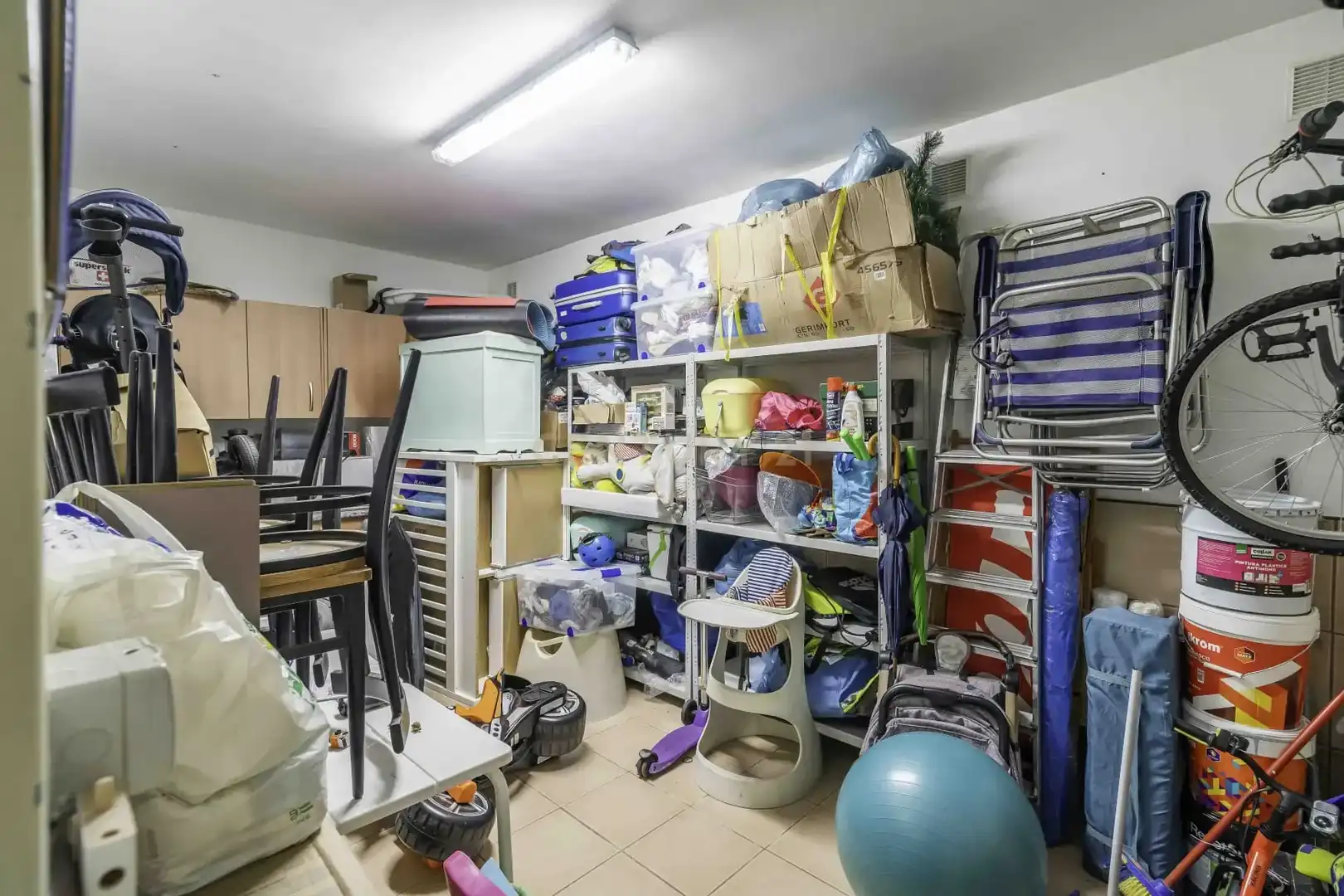 Flat for sale in Fuengirola  with Air Conditioner, Storage room and Swimming Pool