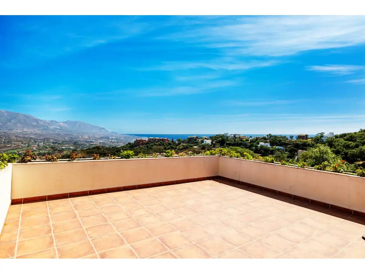 Terraza de Casa o chalet en venta en Ojén con Aire acondicionado, Calefacción y Jardín privado