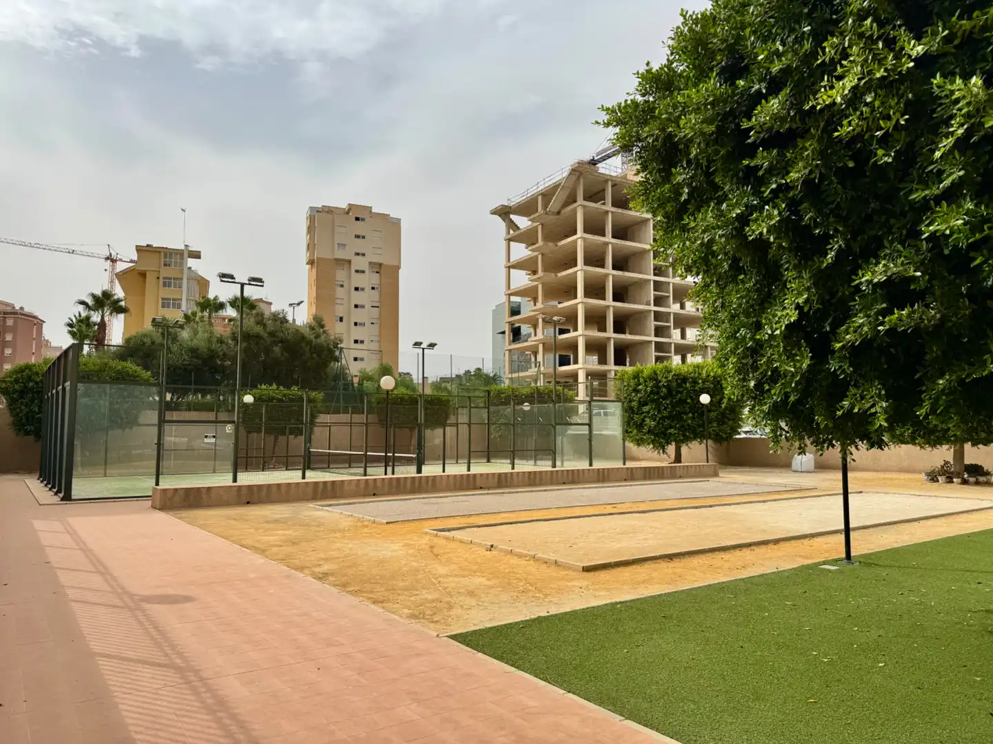 Vista exterior de Piso en venta en Guardamar del Segura con Aire acondicionado, Calefacción y Terraza