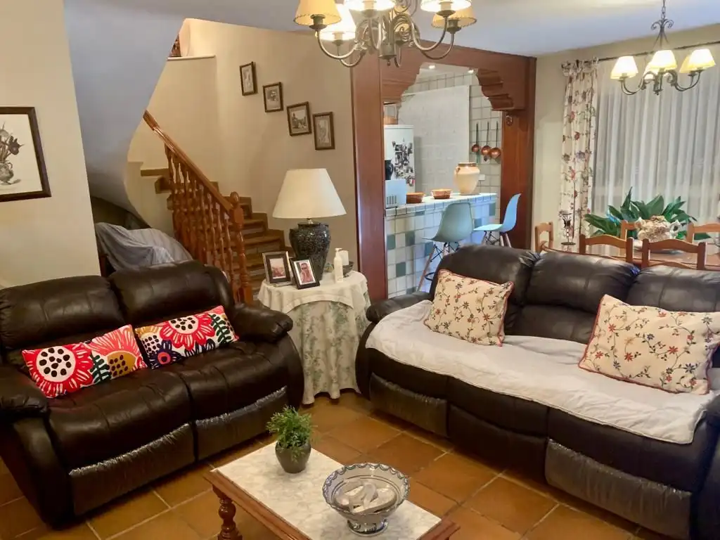 Sala de estar de Casa o chalet en venta en Úbeda con Jardín privado, Piscina y Balcón