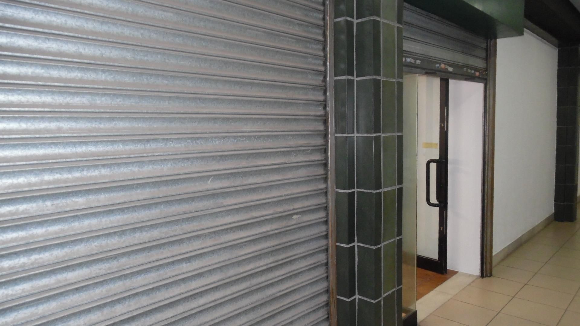 Premises for sale in  Sevilla Capital  with Air Conditioner