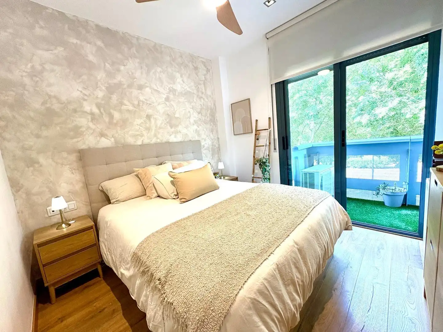 Schlafzimmer von Wohnung zum Verkauf in Santa Perpètua de Mogoda mit Klimaanlage, Heizung und Privatgarten