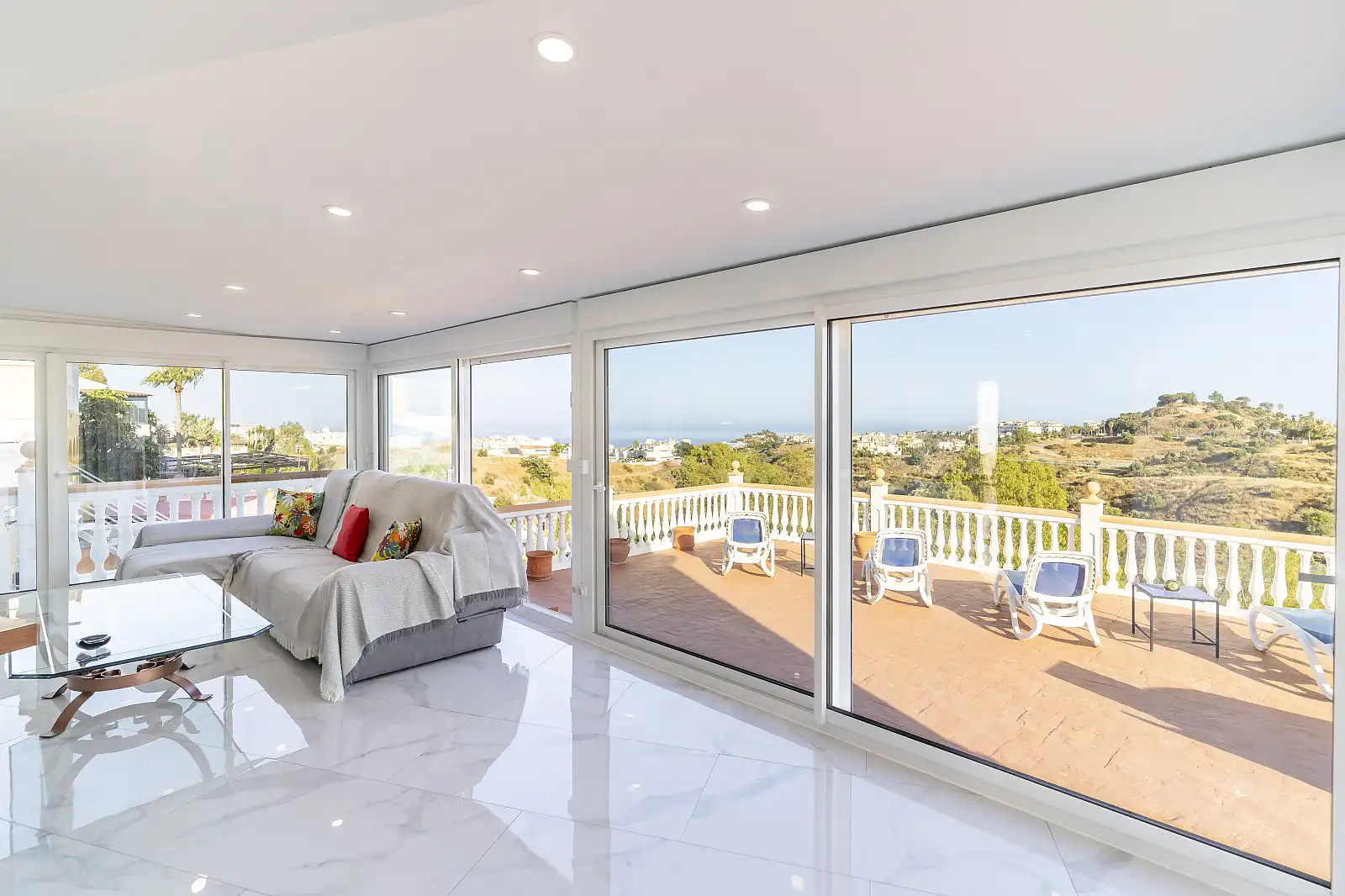 Bedroom of Houses for sale in Benalmádena  with Air Conditioner, Terrace and Swimming Pool