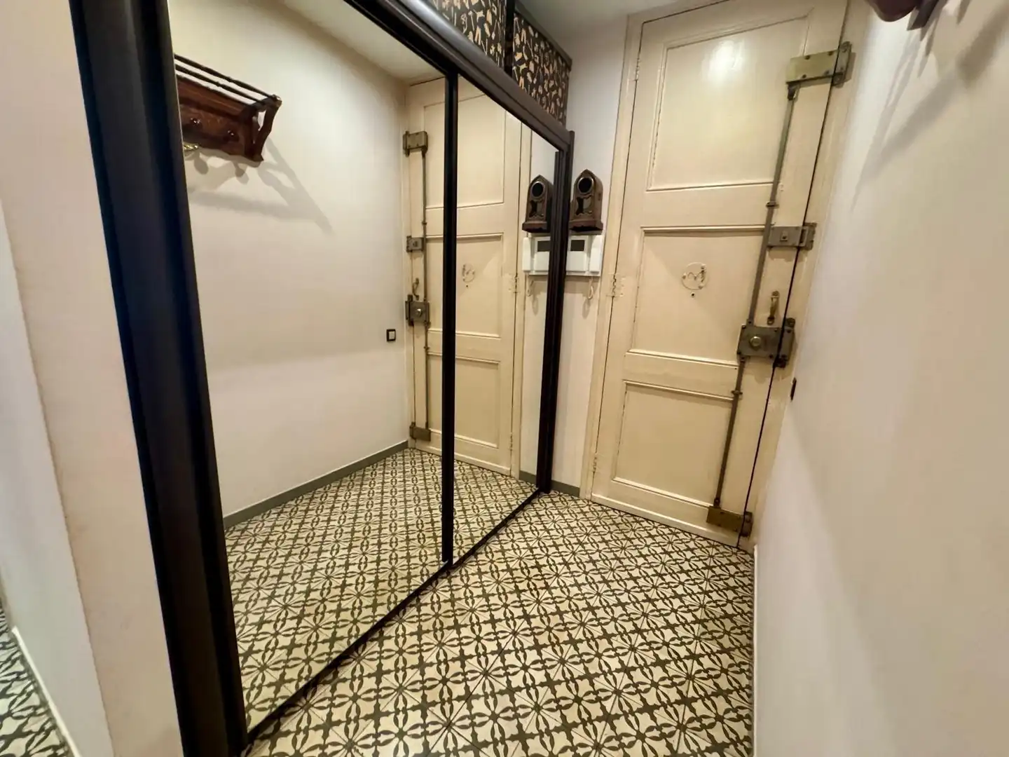 Wohnung zum Verkauf in Barcelona mit Heizung und Balkon