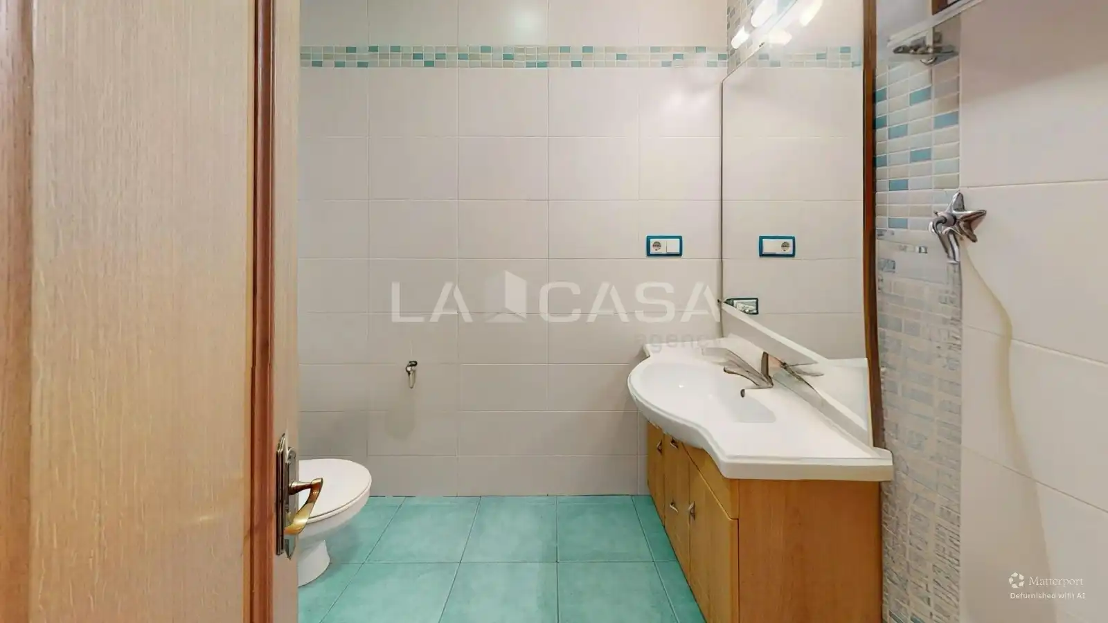 Bany de Casa adosada en venda en Valencia amb Aire condicionat, Terrassa i Traster