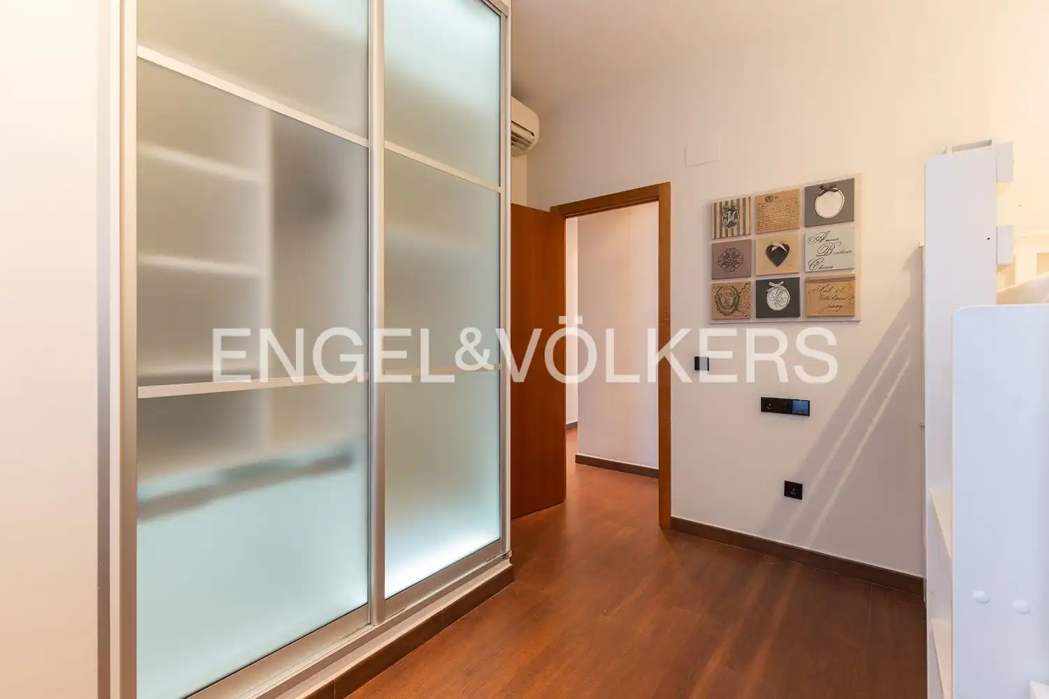 Maisonette zur Miete in Valencia mit Klimaanlage, Heizung und Parkett