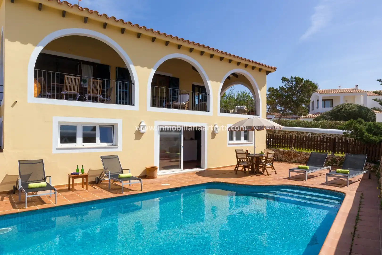 Vista exterior de Casa o xalet en venda en Ciutadella de Menorca amb Aire condicionat, Calefacció i Terrassa